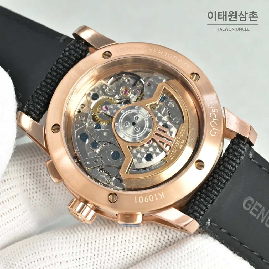 오데마피게 로얄오크 오프쇼어 크로노그래프 스틸 오토매틱 41mm 26048 블랙 다이얼 블랙 나일론 스트랩