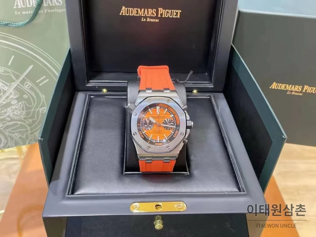오데마피게 로열오크 오프쇼어 크로노그래프 스틸 블랙다이얼 오토매틱 42mm 오렌지 러버 스트랩