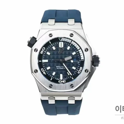오데마피게 로열오크 오프쇼어 다이버 15720 스틸 블랙다이얼 오토매틱 42mm 네이비 러버 스트랩