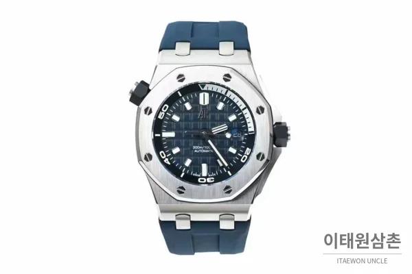 오데마피게 로열오크 오프쇼어 다이버 15720 스틸 블랙다이얼 오토매틱 42mm 네이비 러버 스트랩