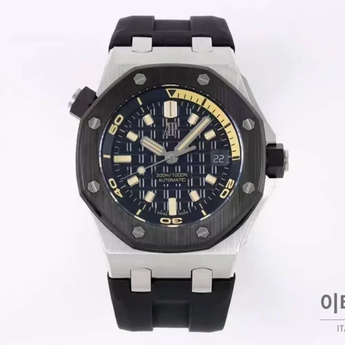 오데마피게 로열오크 오프쇼어 다이버 15720 스틸 블랙다이얼 오토매틱 42mm 블랙 러버 스트랩