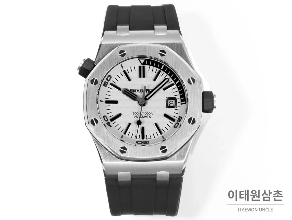 오데마피게 로열오크 오프쇼어 다이버 블랙다이얼 오토매틱 42mm 블랙 러버 스트랩 실버 베젤