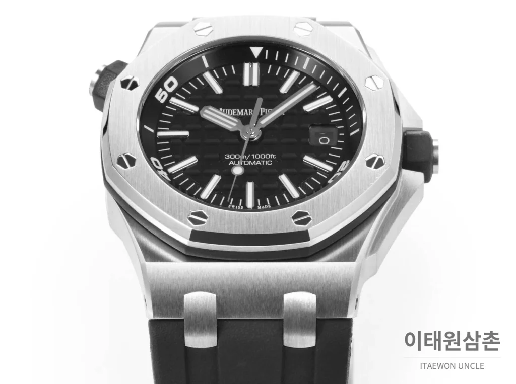 오데마피게 로열오크 오프쇼어 다이버 블랙다이얼 오토매틱 42mm 블랙 러버 스트랩