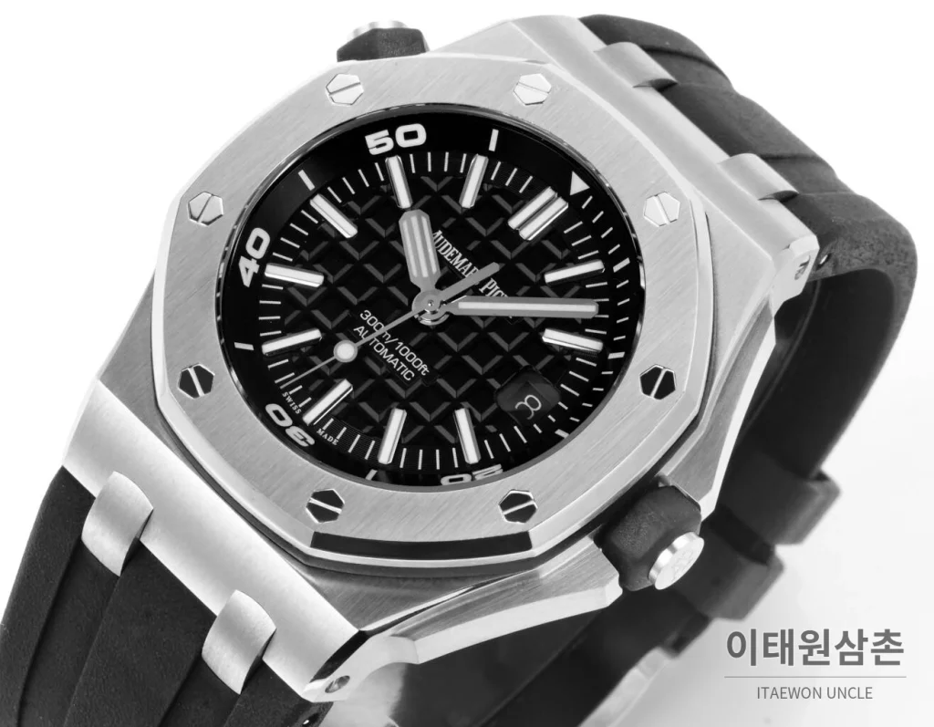 오데마피게 로열오크 오프쇼어 다이버 블랙다이얼 오토매틱 42mm 블랙 러버 스트랩