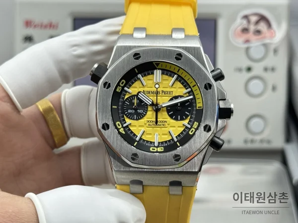 오데마피게 로열오크 오프쇼어 듀얼카운터 크로노그래프 오토매틱 42mm 26703 옐로우 다이얼 오데마피게 로열오크 오프쇼어 듀얼카운터 크로노그래프 오토매틱 42mm 26703 옐로우 다이얼