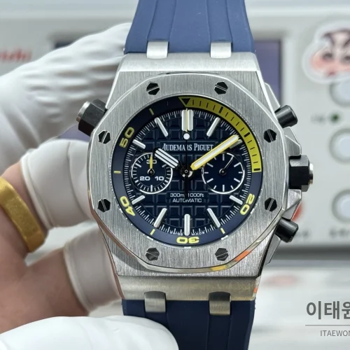 오데마피게 로열오크 오프쇼어 듀얼카운터 크로노그래프 오토매틱 42mm 26703 네이비 다이얼