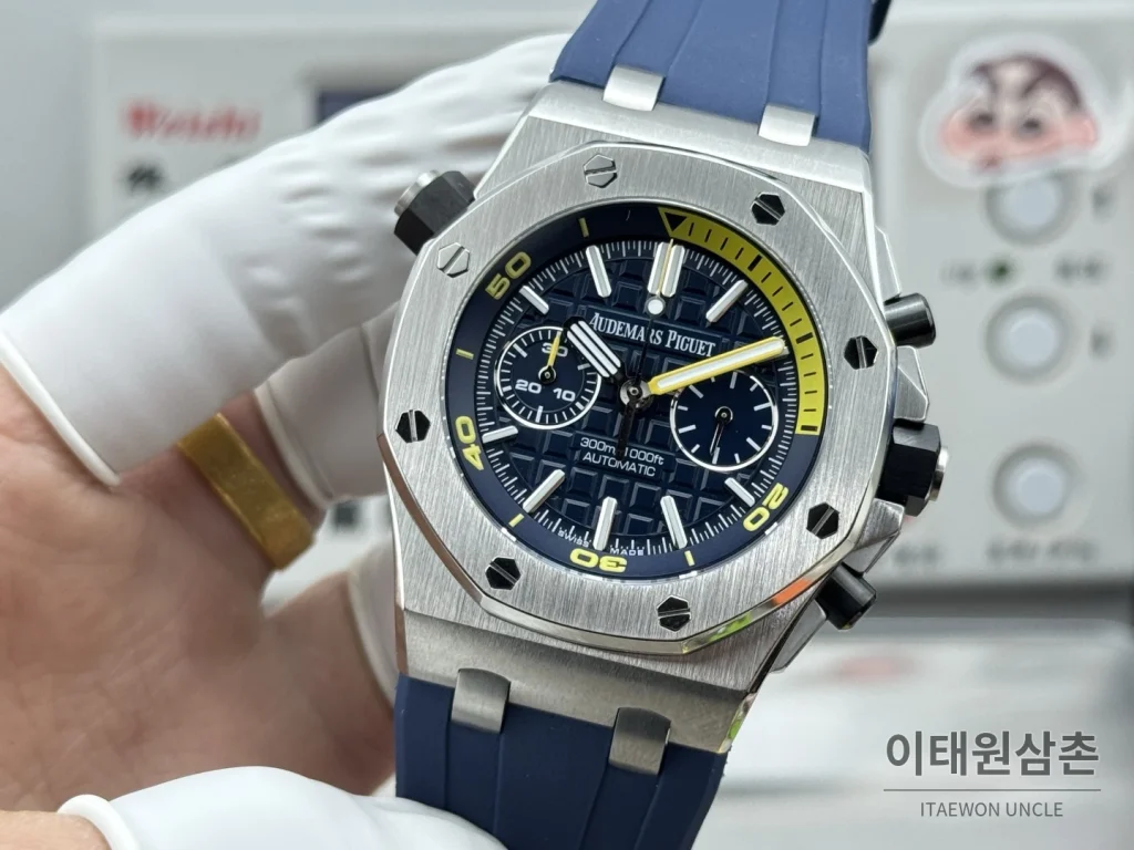 오데마피게 로열오크 오프쇼어 듀얼카운터 크로노그래프 오토매틱 42mm 26703 네이비 다이얼