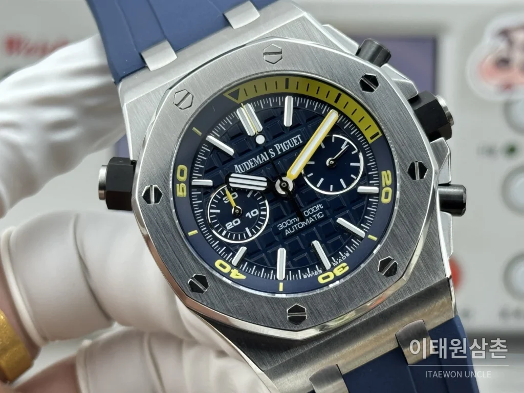 오데마피게 로열오크 오프쇼어 듀얼카운터 크로노그래프 오토매틱 42mm 26703 네이비 다이얼