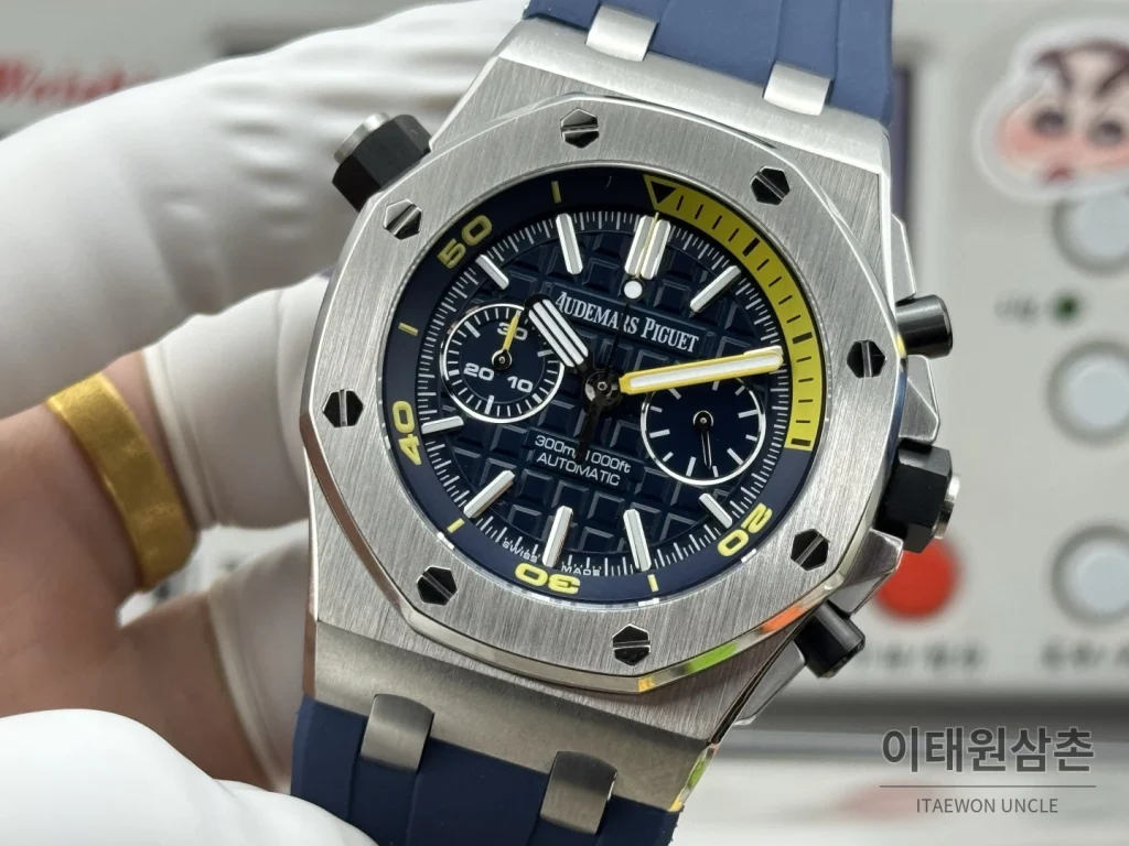 오데마피게 로열오크 오프쇼어 듀얼카운터 크로노그래프 오토매틱 42mm 26703 네이비 다이얼