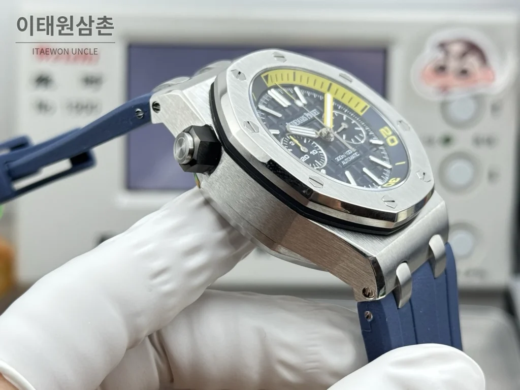 오데마피게 로열오크 오프쇼어 듀얼카운터 크로노그래프 오토매틱 42mm 26703 네이비 다이얼