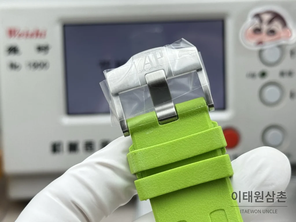 오데마피게 로열오크 오프쇼어 듀얼카운터 크로노그래프 오토매틱 42mm 26703 그린 다이얼