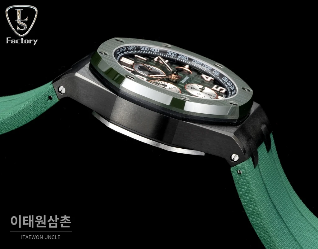 오데마피게 로열오크 오프쇼어 그린세라믹 그린다이얼 크로노그래프 오토매틱 44mm