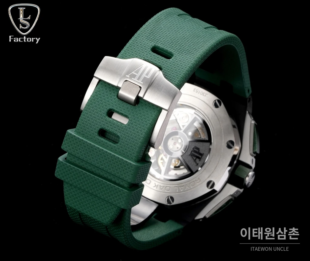 오데마피게 로열오크 오프쇼어 그린세라믹 그린다이얼 크로노그래프 오토매틱 44mm