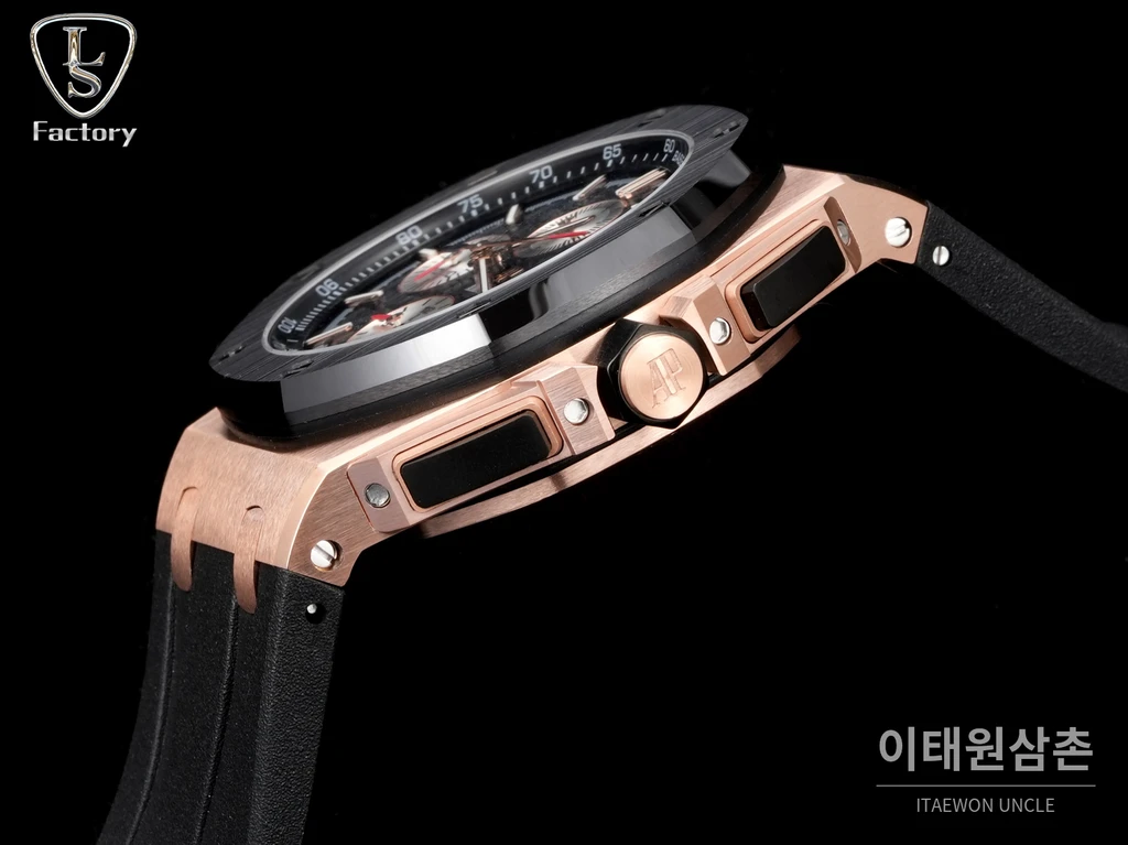오데마피게 로열오크 오프쇼어 로즈골드 블랙판다 크로노그래프 오토매틱 44mm