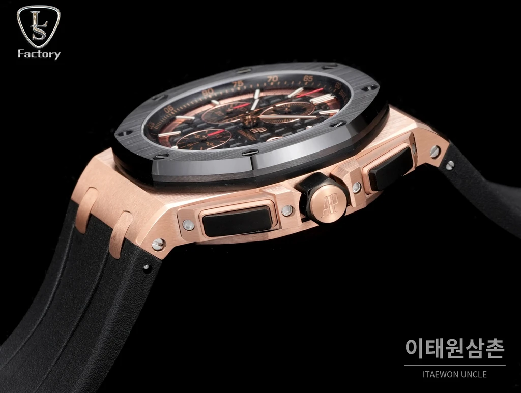 오데마피게 로열오크 오프쇼어 로즈골드 블랙세라믹 크로노그래프 오토매틱 44mm