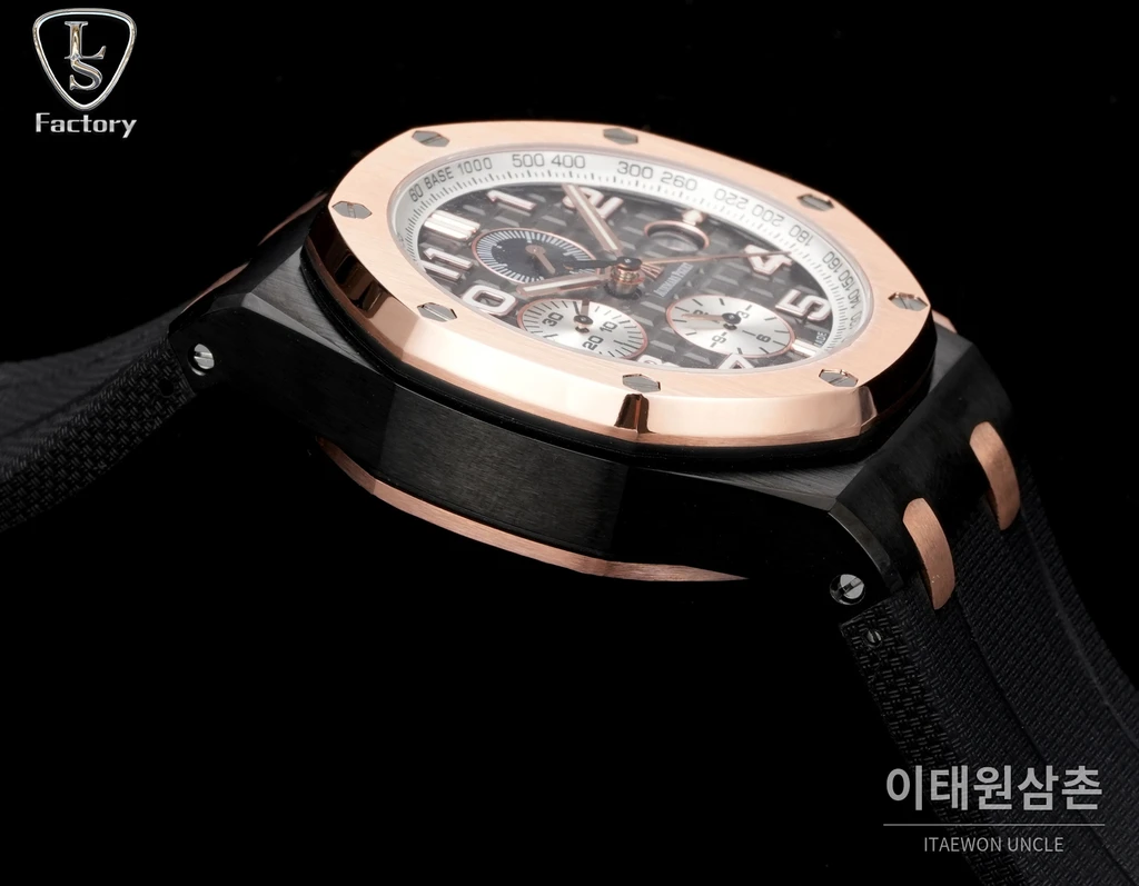 오데마피게 로열오크 오프쇼어 로즈골드 브라운그레이 크로노그래프 오토매틱 44mm