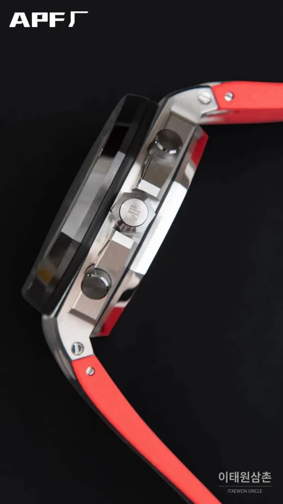 오데마피게 로열오크오프쇼어 스틸 블랙다이얼 크로노그래프 오토매틱 44mm 블랙 러버 스트랩 그레이 베젤 (2)