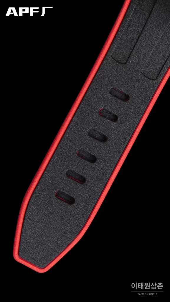 오데마피게 로열오크오프쇼어 스틸 블랙다이얼 크로노그래프 오토매틱 44mm 블랙 러버 스트랩 그레이 베젤 (2)