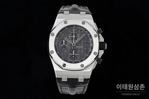 오데마피게 로열오크오프쇼어 스틸 블루다이얼 크로노그래프 오토매틱 42mm 블랙 가죽 스트랩