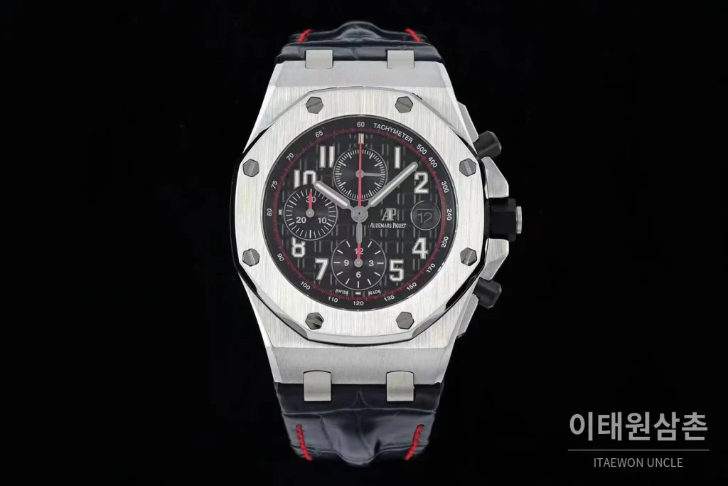 오데마피게 로열오크오프쇼어 스틸 블루다이얼 크로노그래프 오토매틱 42mm 블랙 러버 스트랩