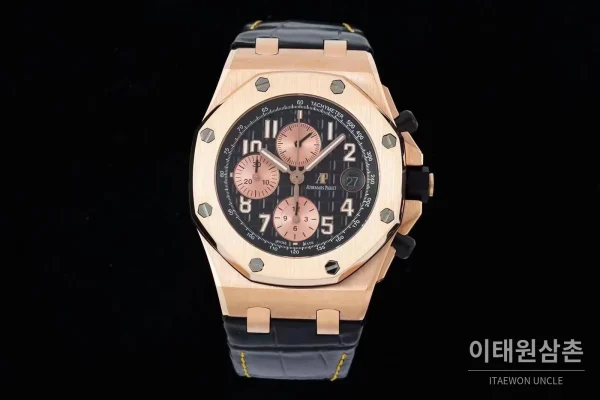 오데마피게 로열오크오프쇼어 스틸 블루다이얼 크로노그래프 오토매틱 42mm (6) 오데마피게 로열오크오프쇼어 스틸 블루다이얼 크로노그래프 오토매틱 42mm 블랙 가죽 스트랩 로즈골드 베젤