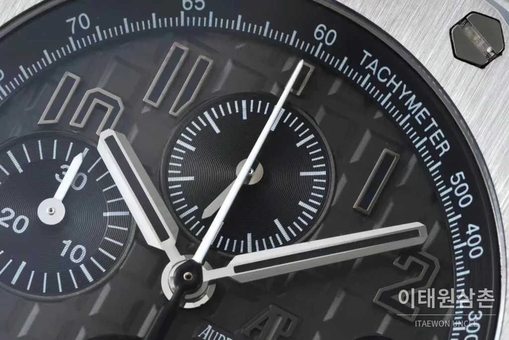 오데마피게 로열오크오프쇼어 스틸 블루다이얼 크로노그래프 오토매틱 42mm 블랙 가죽 스트랩