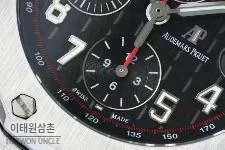 오데마피게 로열오크오프쇼어 스틸 블루다이얼 크로노그래프 오토매틱 42mm 블랙 러버 스트랩