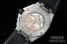 오데마피게 로열오크오프쇼어 스틸 블루다이얼 크로노그래프 오토매틱 42mm 네이비 가죽 스트랩