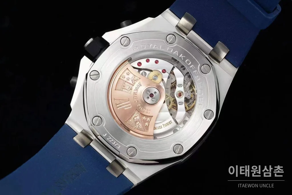 오데마피게 로열오크오프쇼어 스틸 블루다이얼 크로노그래프 오토매틱 42mm 블루 러버 스트랩