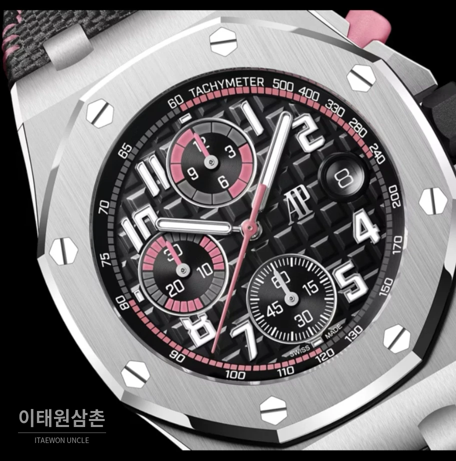 오데마피게 로열오크 오프쇼어 스틸 플루오로러버 크로노그래프 42mm 26238 블랙 다이얼