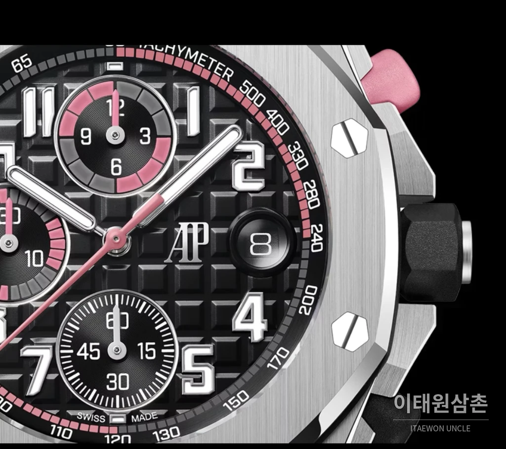 오데마피게 로열오크 오프쇼어 스틸 플루오로러버 크로노그래프 42mm 26238 블랙 다이얼