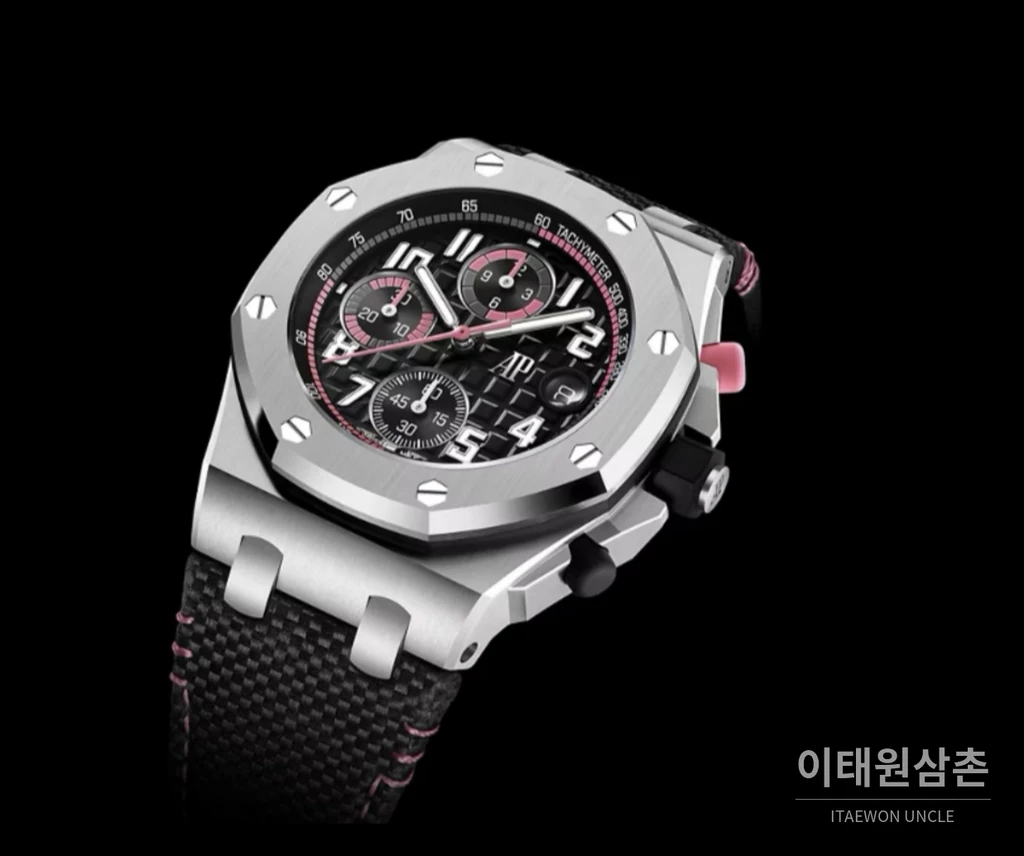 오데마피게 로열오크 오프쇼어 스틸 플루오로러버 크로노그래프 42mm 26238 블랙 다이얼