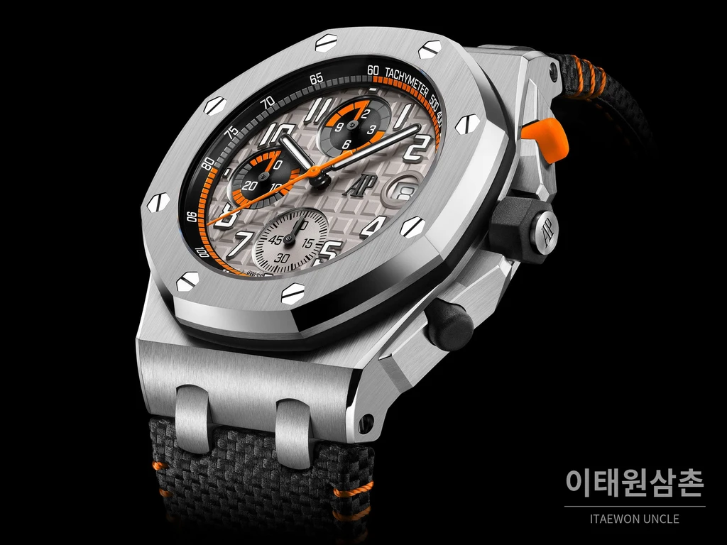 오데마피게 로열오크 오프쇼어 스틸 플루오로러버 크로노그래프 42mm 26238 그레이 다이얼 (2)