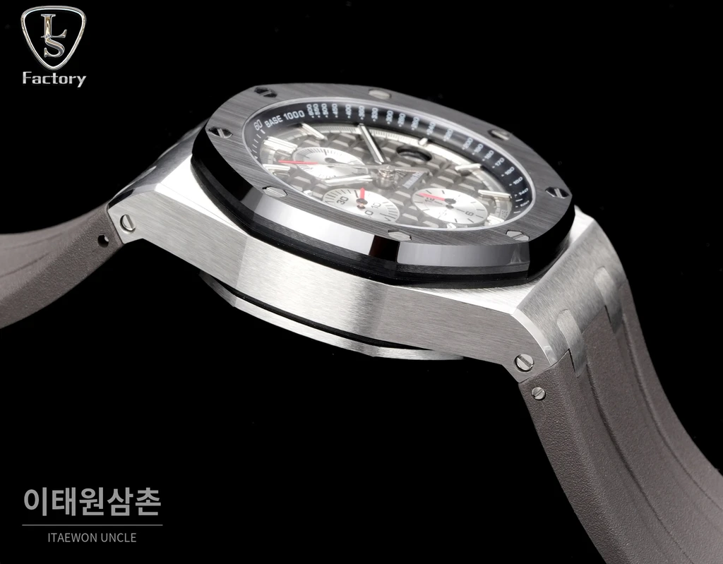 오데마피게 로열오크 오프쇼어 스틸 그레이다이얼 크로노그래프 오토매틱 44mm