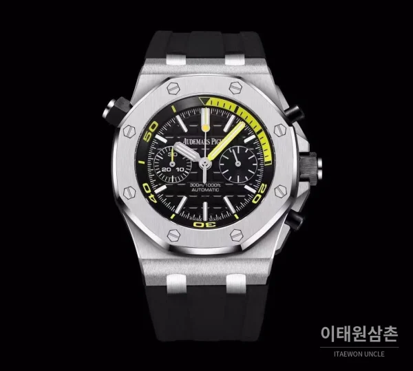 오데마피게 로열오크오프쇼어 스틸 와플다이얼 크로노그래프 오토매틱 42mm 블랙 블랙 러버 스트랩