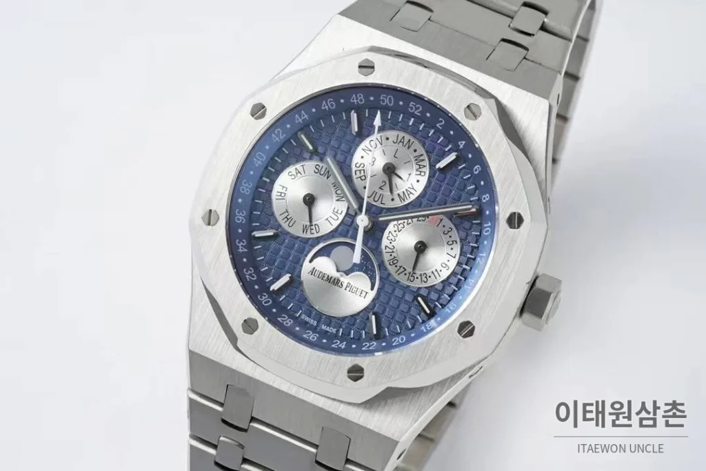 오데마피게 로열오크 퍼페추얼 캘린더 문페이즈 오토매틱 41mm 블루 / 블랙 스틸 브레이슬릿 (3)
