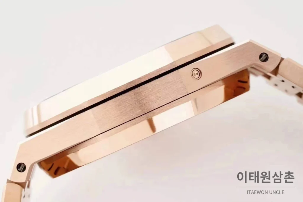 오데마피게 로열오크 퍼페추얼 캘린더 문페이즈 오토매틱 41mm 블루 / 블랙 로즈골드 브레이슬릿 (2)