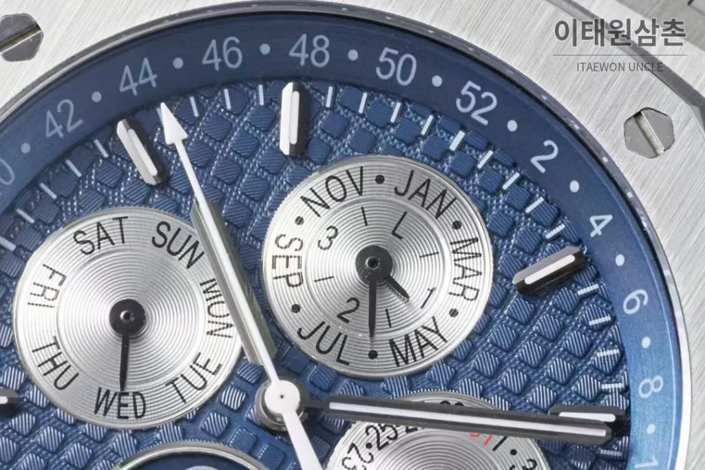 오데마피게 로열오크 퍼페추얼 캘린더 문페이즈 오토매틱 41mm 블루 / 블랙 스틸 브레이슬릿 (3)
