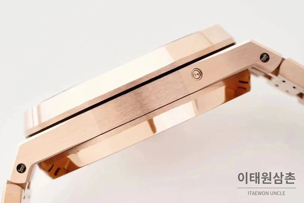오데마피게 로열오크 퍼페추얼 캘린더 문페이즈 오토매틱 41mm 블루 / 블랙 로즈골드 브레이슬릿