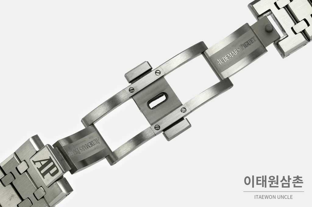 오데마피게 로열오크 실버베젤 블랙다이얼 기계식 37mm