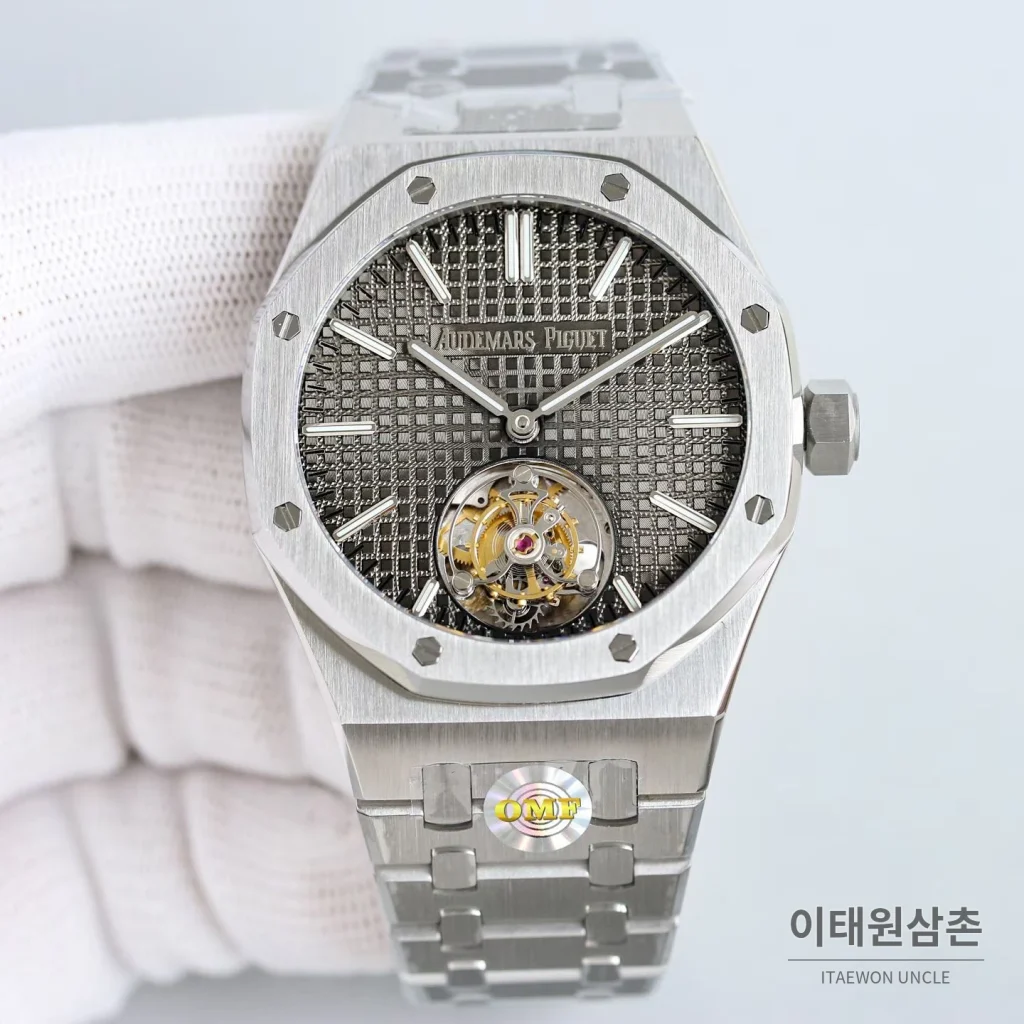 오데마피게 로열오크 스틸 블루다이얼 플라잉투르비용 오토매틱 41mm 26530ST.OO.1220ST.01 (3)