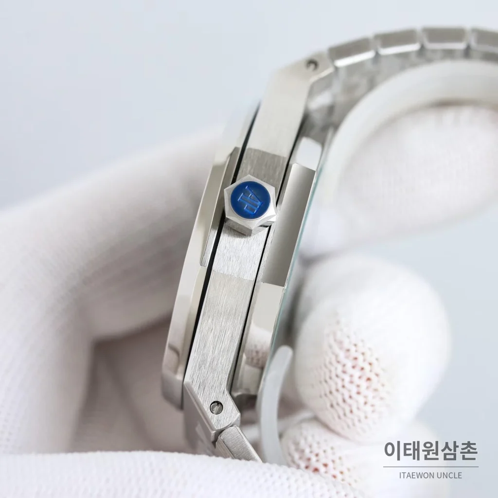 오데마피게 로열오크 스틸 블루다이얼 플라잉투르비용 오토매틱 41mm 26530ST.OO.1220ST.01