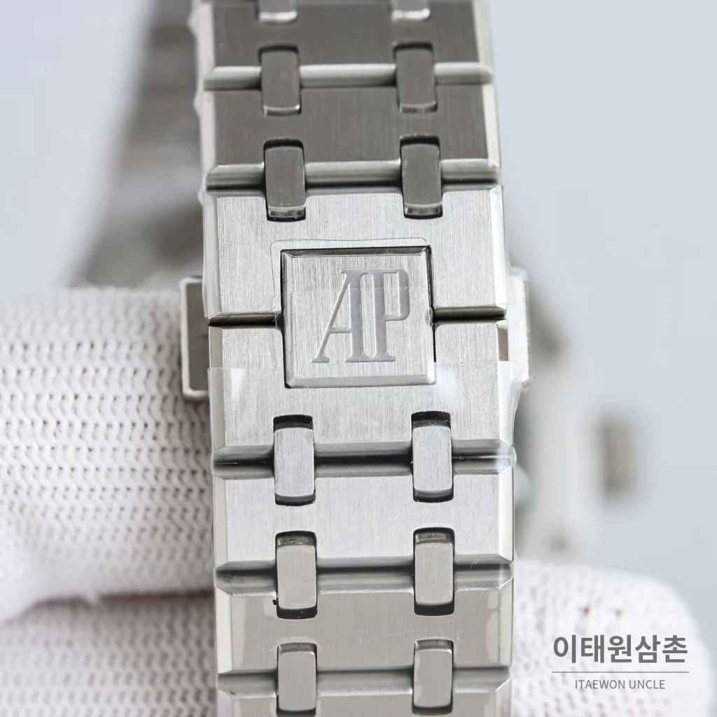 오데마피게 로열오크 스틸 블루다이얼 플라잉투르비용 오토매틱 41mm 26530ST.OO.1220ST.01