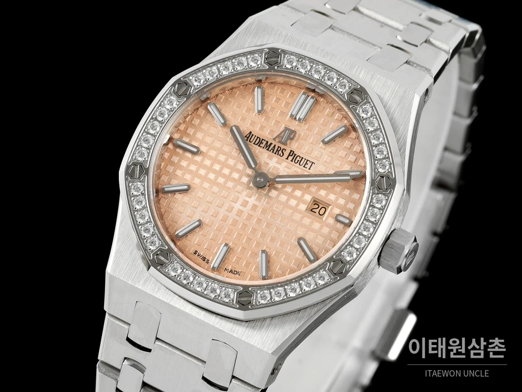 오데마피게 로열오크 스와로브스키 베젤 그랑 타피스리 쿼츠 33mm 67651OR 샴페인 다이얼 스틸 브레이슬릿 (2)