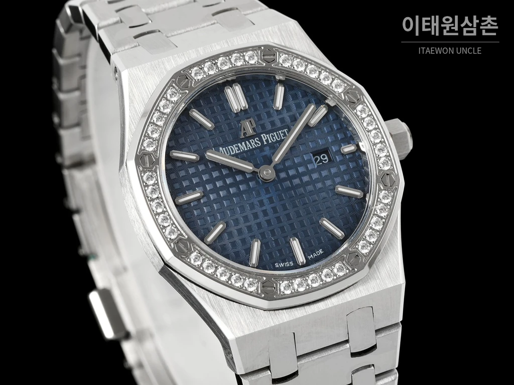 오데마피게 로열오크 스와로브스키 베젤 그랑 타피스리 쿼츠 33mm 67651OR 블루 다이얼 스틸 브레이슬릿 (2)