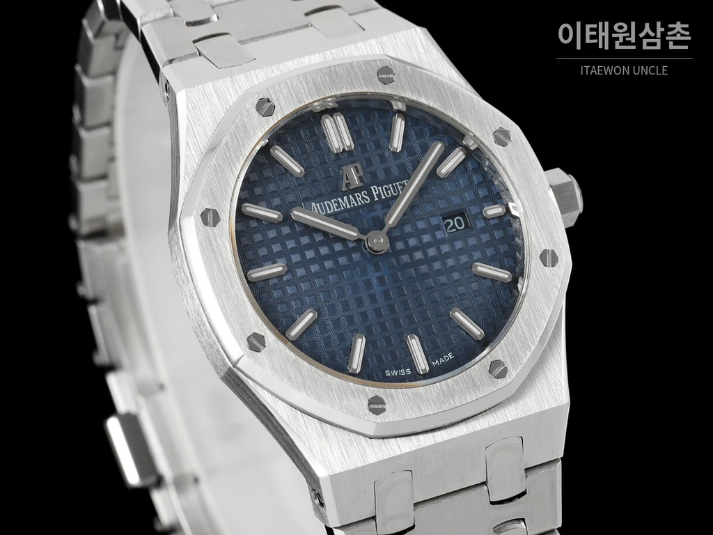 오데마피게 로열오크 스와로브스키 베젤 그랑 타피스리 쿼츠 33mm 67651OR 블루 다이얼 스틸 브레이슬릿