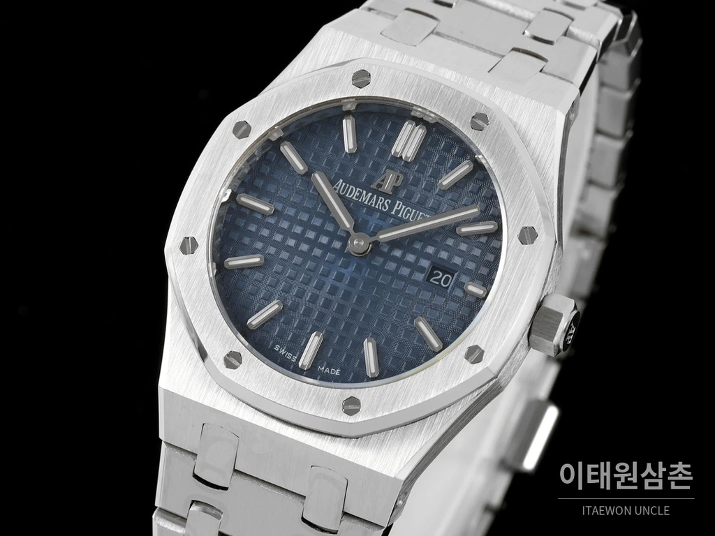 오데마피게 로열오크 스와로브스키 베젤 그랑 타피스리 쿼츠 33mm 67651OR 블루 다이얼 스틸 브레이슬릿