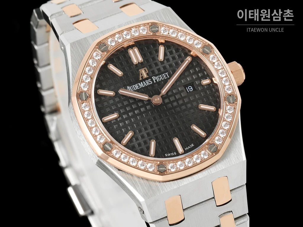 오데마피게 로열오크 스와로브스키 베젤 그랑 타피스리 쿼츠 33mm 67651OR 블랙 다이얼 투톤 브레이슬릿