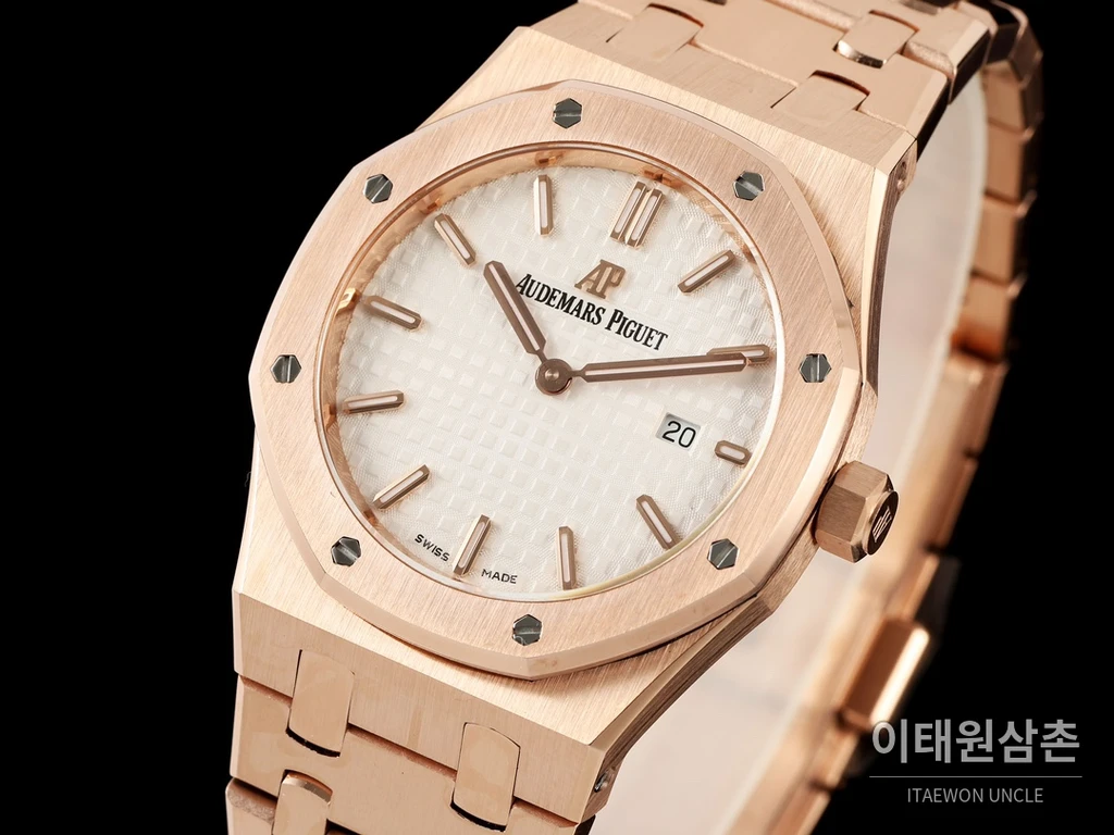 오데마피게 로열오크 스와로브스키 베젤 그랑 타피스리 쿼츠 33mm 67651OR 화이트 다이얼 로즈골드 브레이슬릿