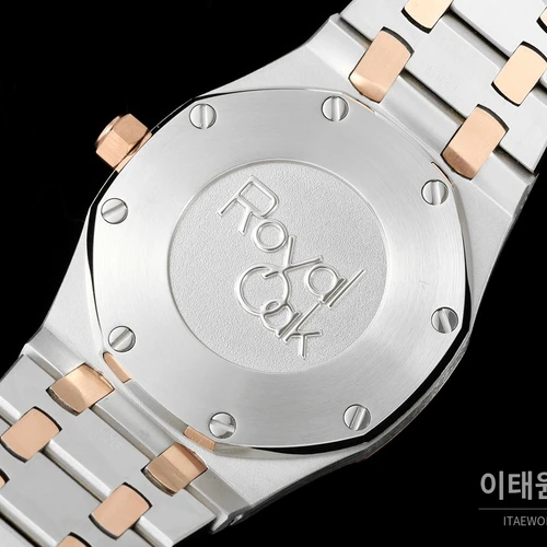 오데마피게 로열오크 스와로브스키 베젤 그랑 타피스리 쿼츠 33mm 67651OR 자개 다이얼 투톤 브레이슬릿